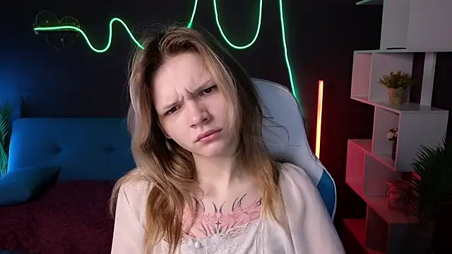 Snapshot of LitaBrom chatting on 5, 2, 2025 LitaBrom online show from 5, 2, 2025