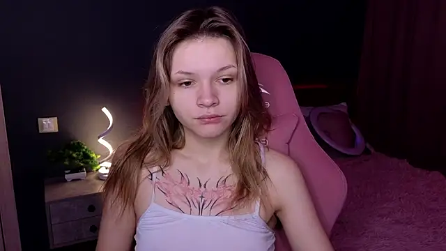 Snapshot of LitaBrom chatting on 7, 2, 2025 LitaBrom online show from 7, 2, 2025