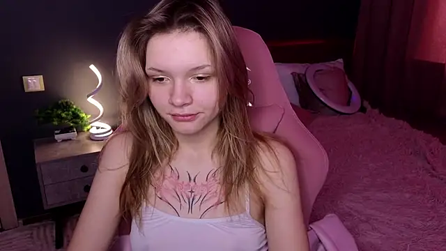 Snapshot of LitaBrom chatting on 7, 2, 2025 LitaBrom online show from 7, 2, 2025