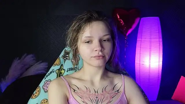 Snapshot of LitaBrom chatting on 14, 2, 2025 LitaBrom online show from 14, 2, 2025