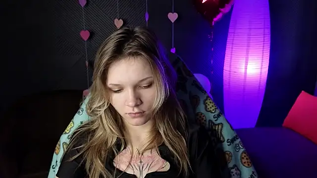 Snapshot of LitaBrom chatting on 17, 2, 2025 LitaBrom online show from 17, 2, 2025