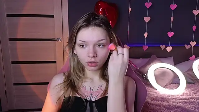 Snapshot of LitaBrom chatting on 18, 2, 2025 LitaBrom online show from 18, 2, 2025