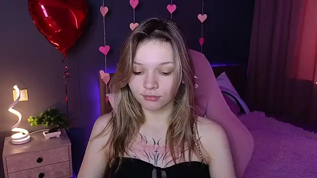 Snapshot of LitaBrom chatting on 18, 2, 2025 LitaBrom online show from 18, 2, 2025