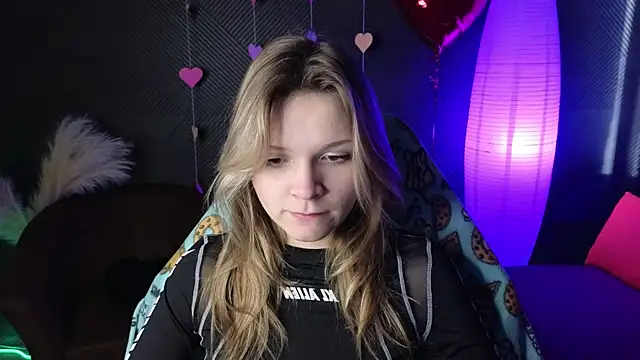 Snapshot of LitaBrom chatting on 19, 2, 2025 LitaBrom online show from 19, 2, 2025