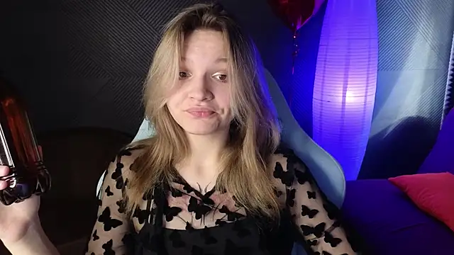 Snapshot of LitaBrom chatting on 23, 2, 2025 LitaBrom online show from 23, 2, 2025