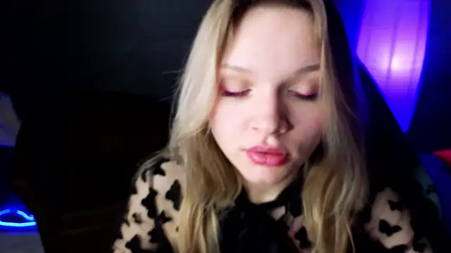 Snapshot of LitaBrom chatting on 23, 2, 2025 LitaBrom online show from 23, 2, 2025