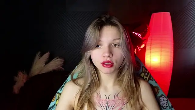 Snapshot of LitaBrom chatting on 2, 3, 2025 LitaBrom online show from 2, 3, 2025