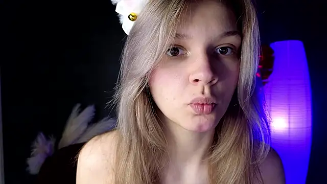 Snapshot of LitaBrom chatting on 5, 3, 2025 LitaBrom online show from 5, 3, 2025