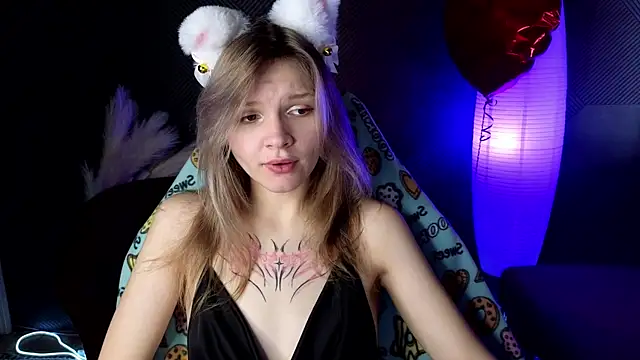 Snapshot of LitaBrom chatting on 5, 3, 2025 LitaBrom online show from 5, 3, 2025