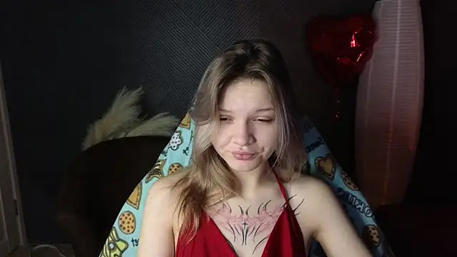 Snapshot of LitaBrom chatting on 6, 3, 2025 LitaBrom online show from 6, 3, 2025