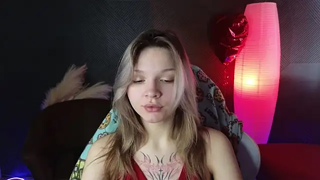 Snapshot of LitaBrom chatting on 6, 3, 2025 LitaBrom online show from 6, 3, 2025