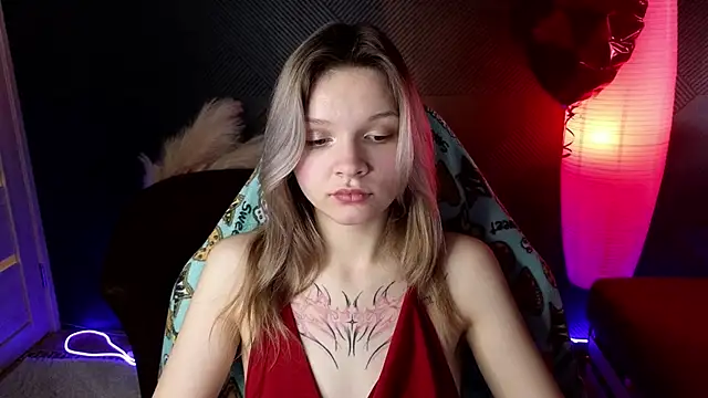 Snapshot of LitaBrom chatting on 9, 3, 2025 LitaBrom online show from 9, 3, 2025