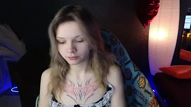 Snapshot of LitaBrom chatting on 12, 3, 2025 LitaBrom online show from 12, 3, 2025