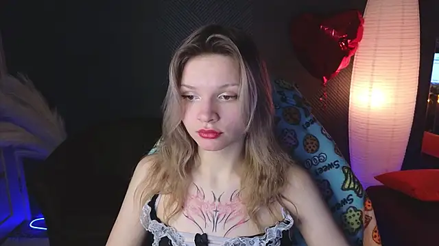 Snapshot of LitaBrom chatting on 12, 3, 2025 LitaBrom online show from 12, 3, 2025