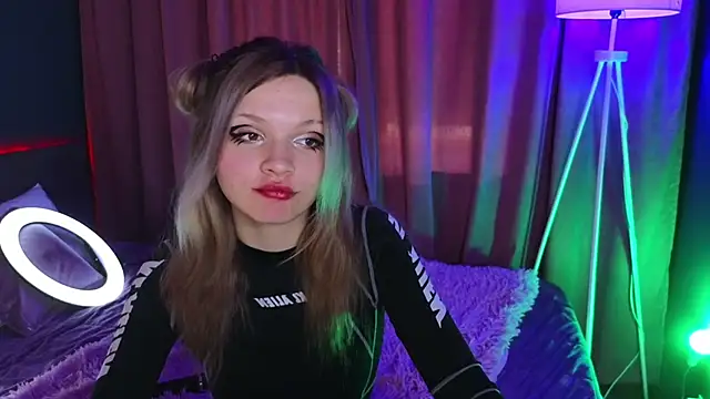 Snapshot of LitaBrom chatting on 17, 3, 2025 LitaBrom online show from 17, 3, 2025