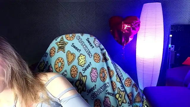 Snapshot of LitaBrom chatting on 23, 3, 2025 LitaBrom online show from 23, 3, 2025