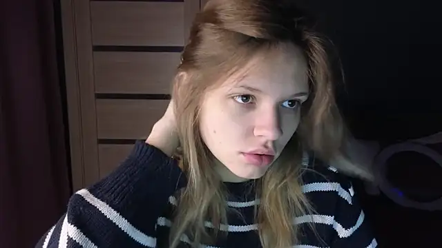 Snapshot of LitaBrom chatting on 8, 10, 2025 LitaBrom online show from 8, 10, 2025