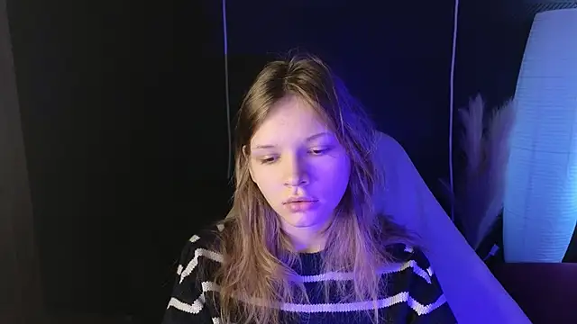 Snapshot of LitaBrom chatting on 15, 10, 2025 LitaBrom online show from 15, 10, 2025