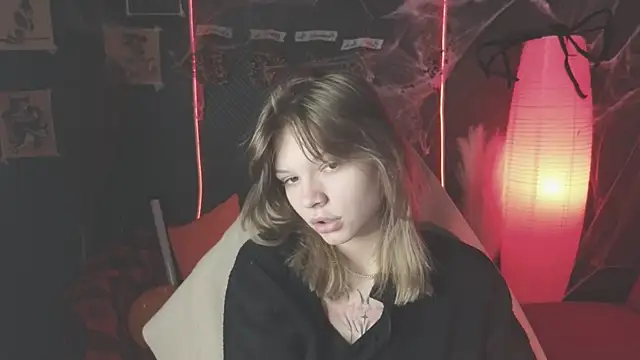 Snapshot of LitaBrom chatting on 20, 10, 2025 LitaBrom online show from 20, 10, 2025