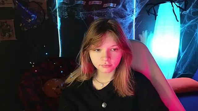 Snapshot of LitaBrom chatting on 23, 10, 2025 LitaBrom online show from 23, 10, 2025