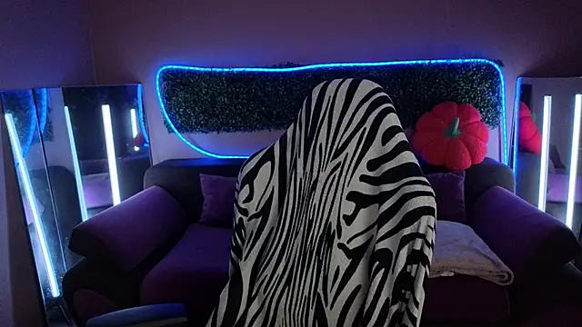 Snapshot of LitaBrom chatting on 19, 11, 2025 LitaBrom online show from 19, 11, 2025