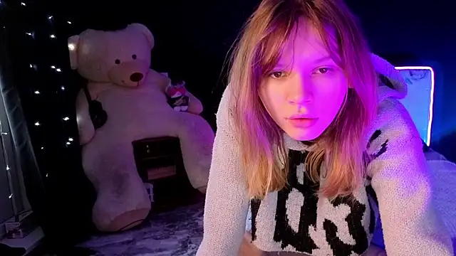 Snapshot of LitaBrom chatting on 20, 11, 2025 LitaBrom online show from 20, 11, 2025