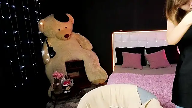 Snapshot of LitaBrom chatting on 27, 11, 2025 LitaBrom online show from 27, 11, 2025