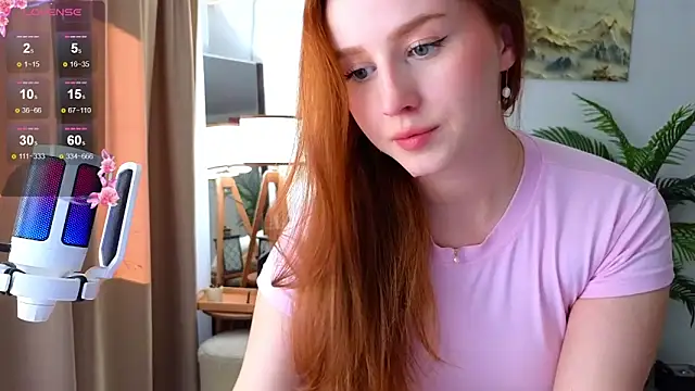 Snapshot of Meow_babe chatting on 9, 10, 2025 Meow babe online show from 9, 10, 2025