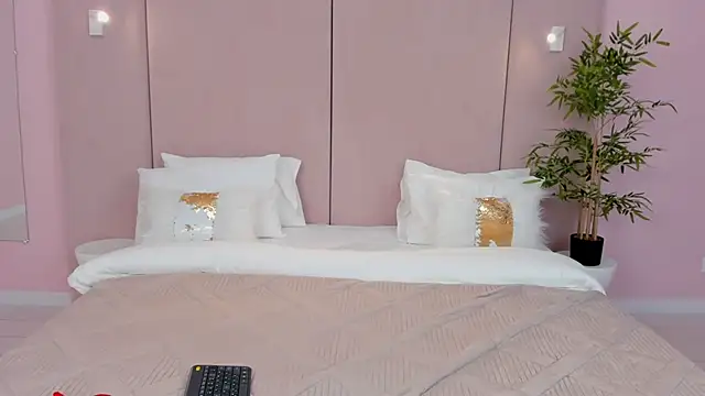 CamillaLarson online show from 28, 1, 2025