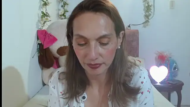 italagomez  online show from 10, 9, 2025