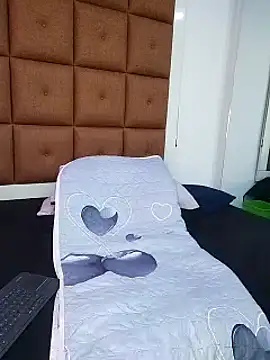 ELLA KELLY online show from 21, 1, 2025