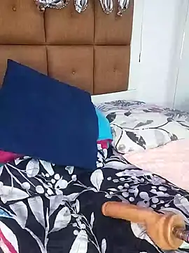 ELLA KELLY online show from 25, 2, 2025