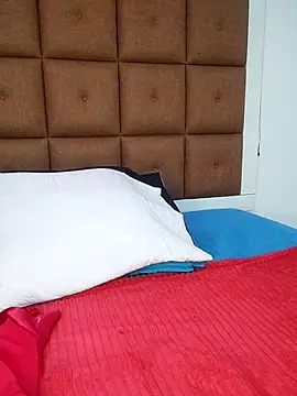 ELLA KELLY online show from 30, 9, 2025