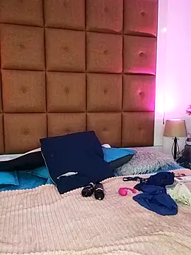 ELLA KELLY online show from 24, 10, 2025