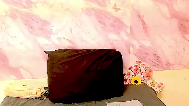 Snapshot of EroticSexyStripper chatting on 18, 2, 2026 EroticSexyStripper online show from 18, 2, 2026