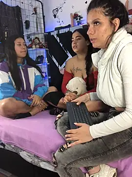 1lovelygirls online show from 15, 11, 2025