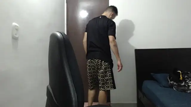 dimitriquiet05 online show from 5, 1, 2025