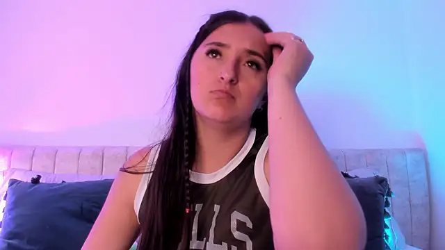 Kathia Morelli online show from 1, 2, 2025