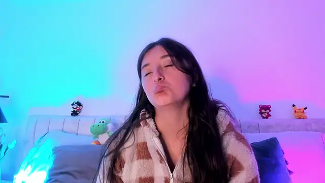 Kathia Morelli online show from 4, 3, 2025