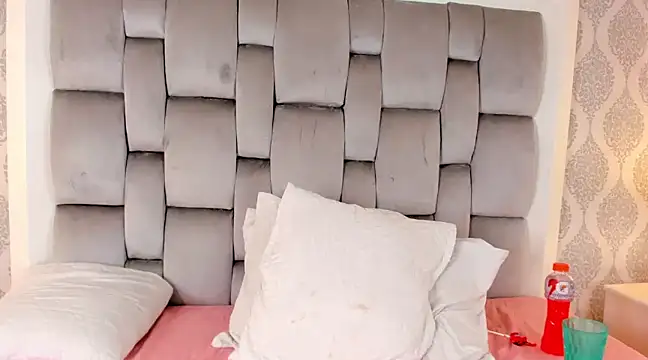 Sara  Williams online show from 3, 2, 2025