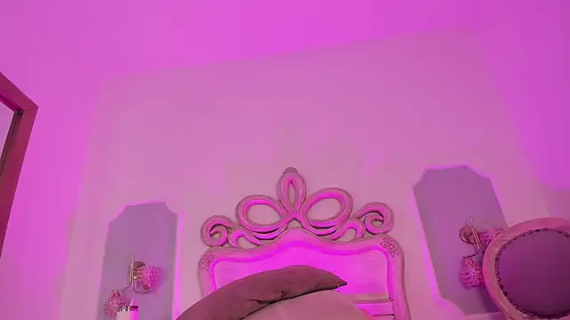 Sara  Williams online show from 10, 11, 2025