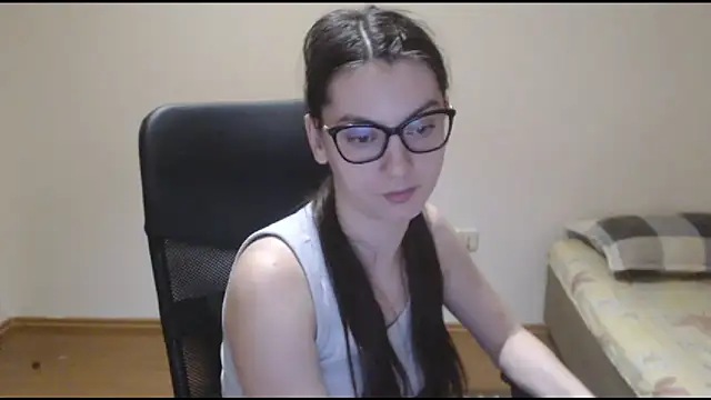 Snapshot of CuteJollie4U chatting on 7, 3, 2025 CuteJollie4U online show from 7, 3, 2025