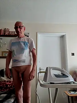 Snapshot of cutaboverest chatting on 24, 5, 2026 cutaboverest online show from 24, 5, 2026