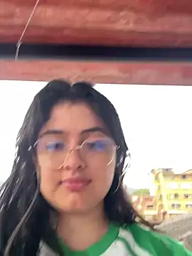 Stephania 18 online show from 18, 2, 2025