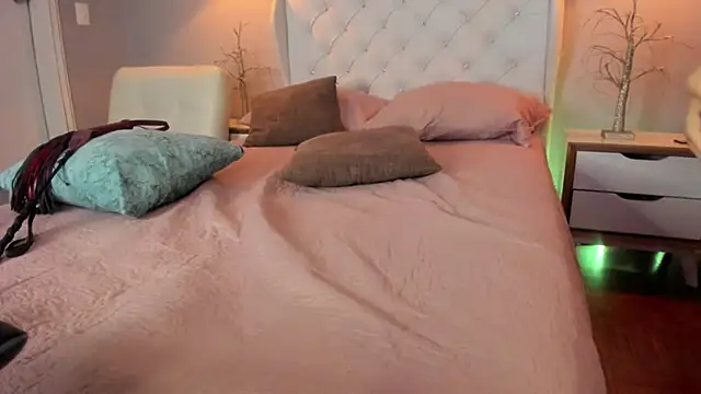 Noah King7 online show from 11, 1, 2025