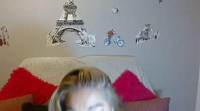 Snapshot of _SamanthaDoll_ chatting on 8, 1, 2025 SamanthaDoll online show from 8, 1, 2025