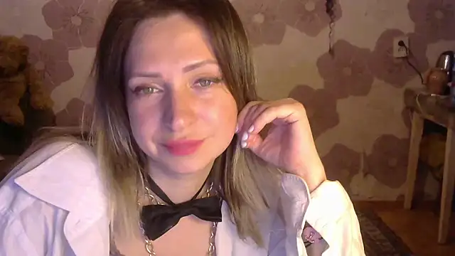 Snapshot of Queen_Daenerys chatting on 13, 9, 2025 Queen Daenerys online show from 13, 9, 2025