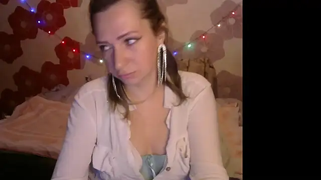 Snapshot of Queen_Daenerys chatting on 9, 11, 2025 Queen Daenerys online show from 9, 11, 2025