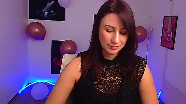 Loren Moa online show from 5, 3, 2025