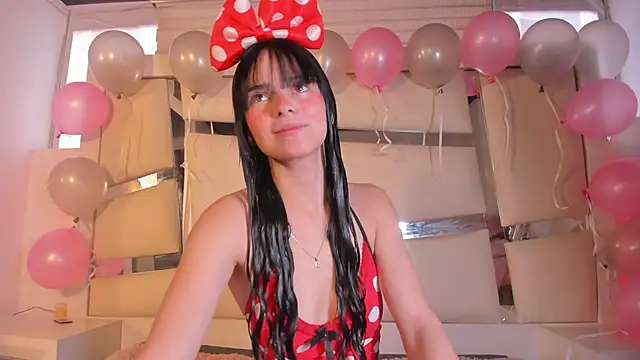 chrystal js online show from 17, 10, 2025